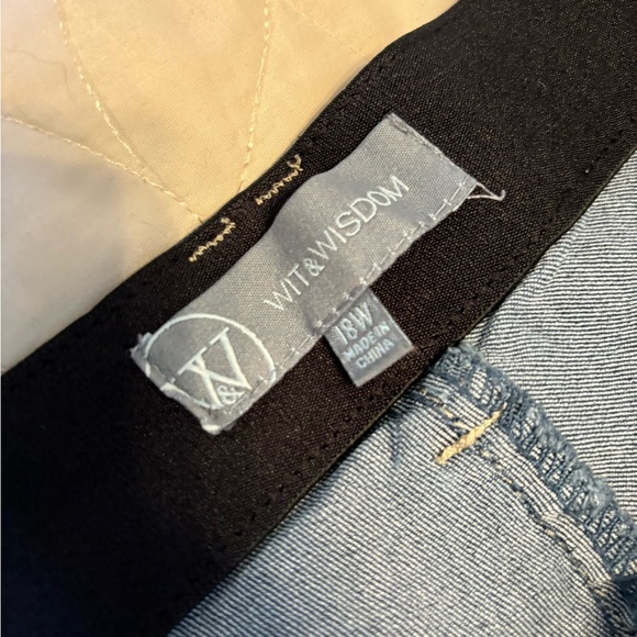 NWOT WIT AND WISDOM BLUE JEANS SIZE 18W! 💙💙💙 - Picture 3 of 9